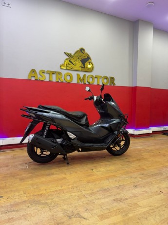 2025-model-pcx-1100-km-big-3