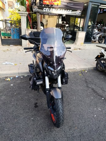 celebi-garage-bajaj-dominar-400-ug-big-2