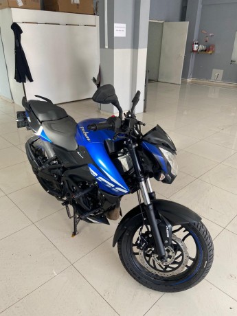 bajaj-pulsar-ns200-abs-2023-big-3